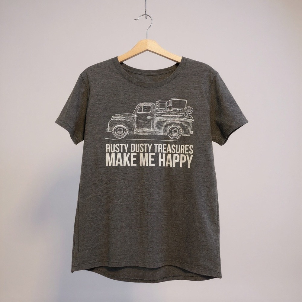Rusty Dusty Treasures Make Me Happy Graphic T Shirtβ XL Charcoal Gray